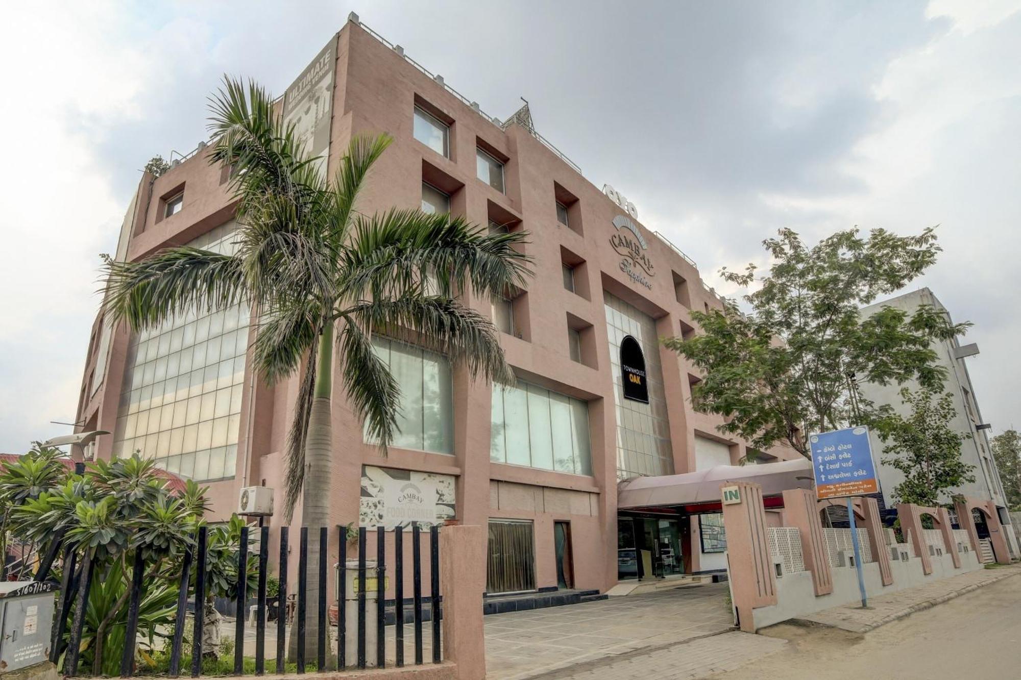 Collection O Cambay Sapphire Hotel Sarkhej Ngoại thất bức ảnh